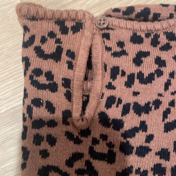 Janie and Jack Leopard print sweater with puff sleeve - Picture 5 of 5